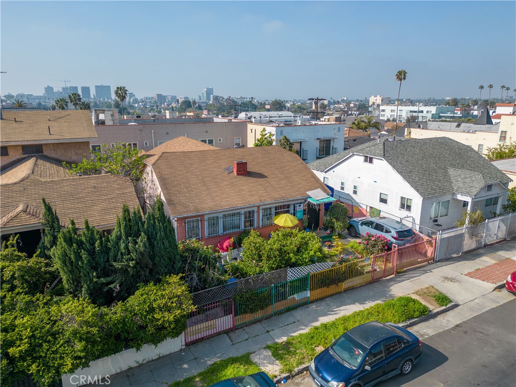 4452 Rosewood Avenue