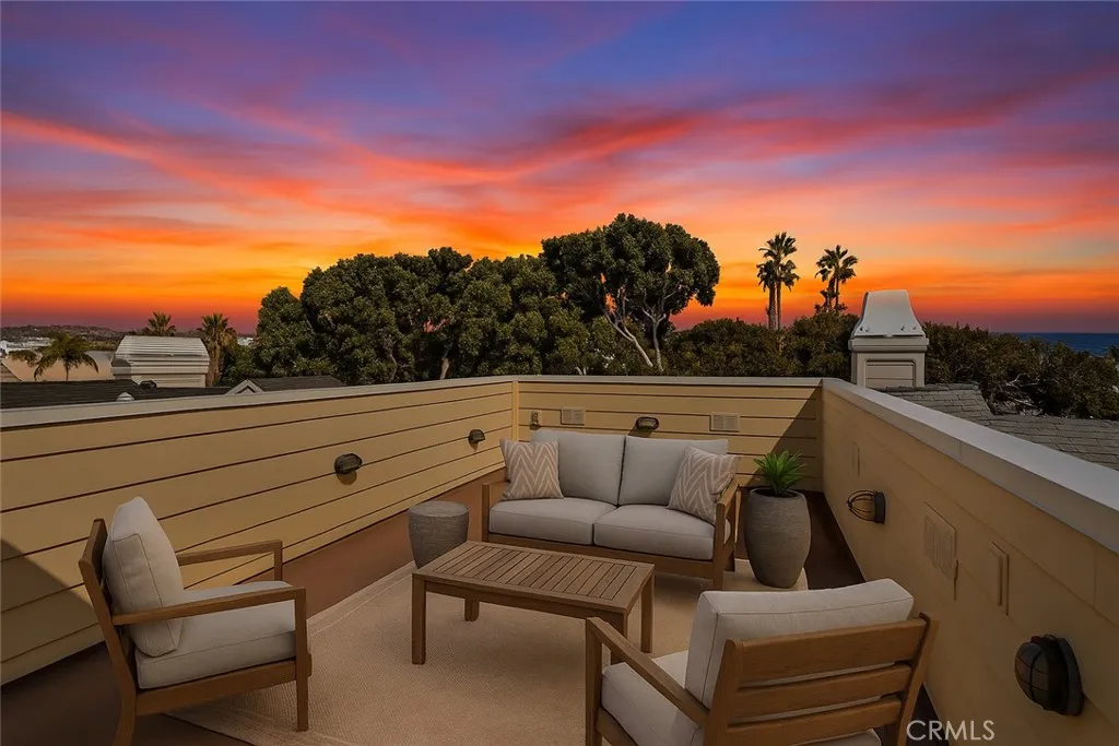 Corona del Mar, California 92625, United States, 3 Bedrooms Bedrooms, ,3 BathroomsBathrooms,Residential,Active,134116