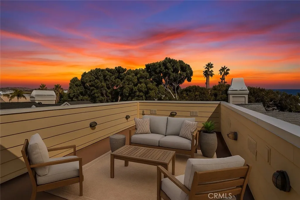 Corona del Mar, California 92625, United States, 3 Bedrooms Bedrooms, ,3 BathroomsBathrooms,Residential,Active,134116