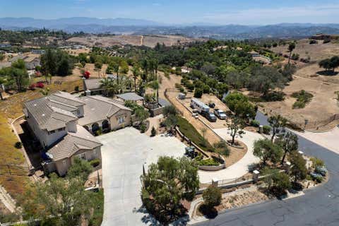 Photo of 5148 Minneola Drive DR, Fallbrook, CA 92028 (MLS # 260018926SD)