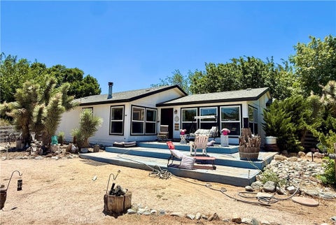 Photo of 18839 W Avenue B8, Lancaster, CA 93536 (MLS # SR26172618)