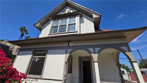 Photo of 975 N Park Cir #A, Long Beach, CA 90813 (MLS # DW25264597)