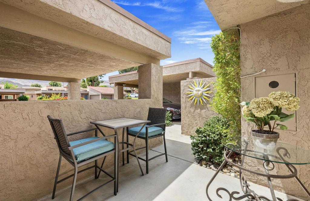 72600 Moonridge Lane