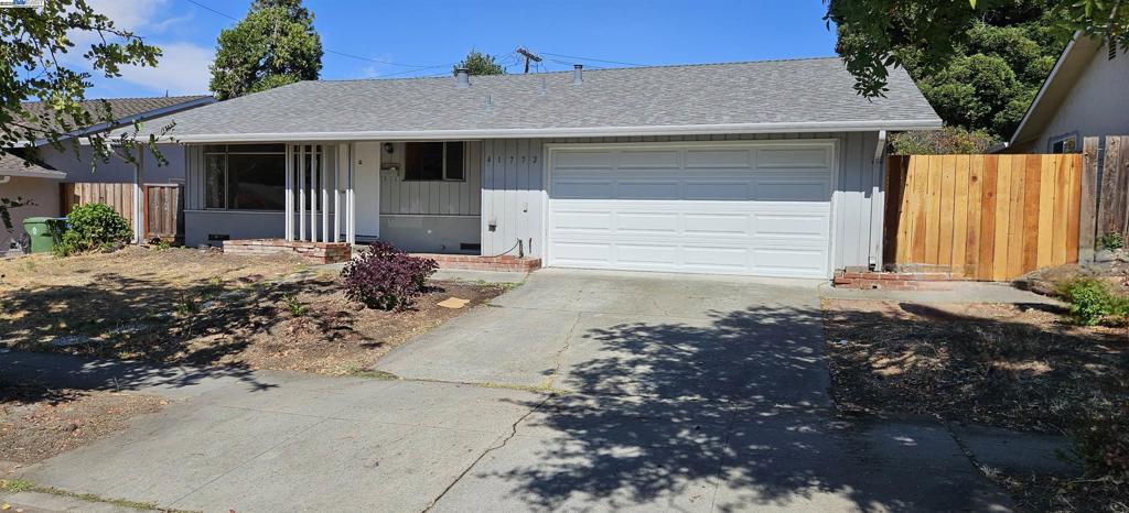Bright and airy 4 bedrooms, 2 full baths. Living space 1698 sq.ft. Living room, family room and dining room. Hardwood floors through out. Top rated Mission San Jose school. 10 minutes walking distance to Mission Valley Elementary School and 15 minutes to Hopkins Middle School and Mission San Jose High School. Easy access to 680, 880 and 237 freeway. Close to the new Warm Springs BART station. Tenants are responsible for utilities. This includes trash, water, electricity, gas and internet. No pets allowed, no smoking, long-term lease or 1 year. Apply with RentSpree https://apply.link/IAWJAQI
