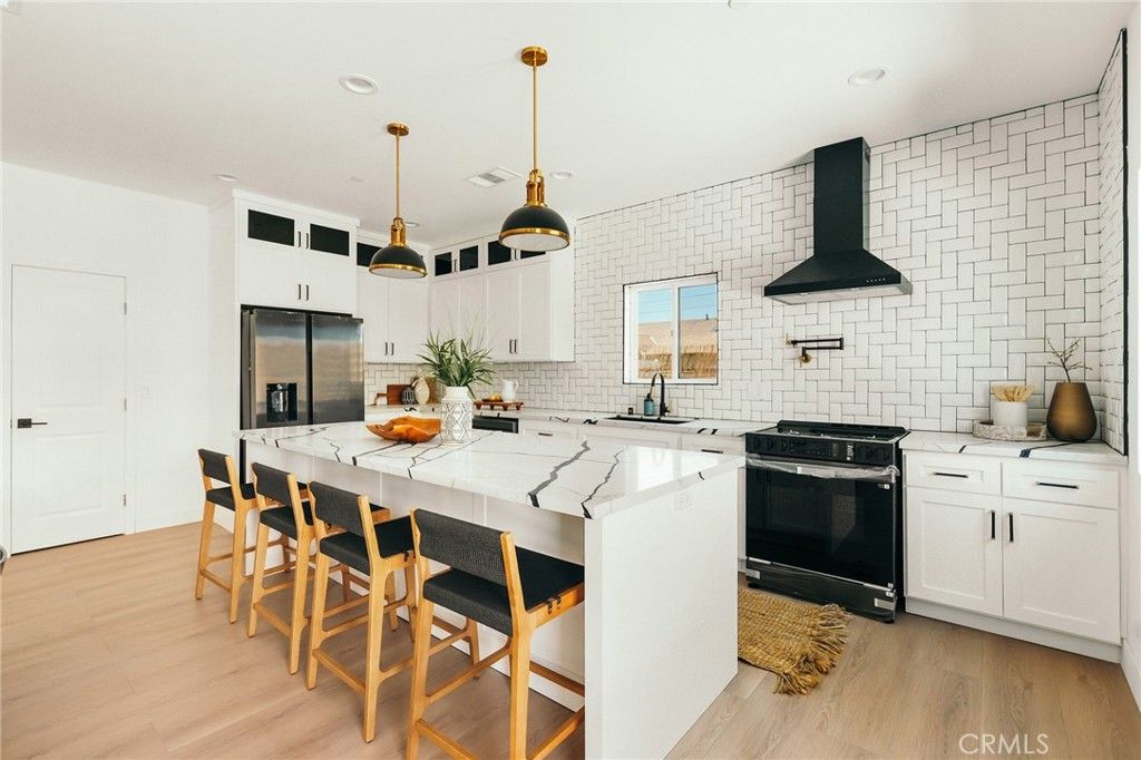 listing image 130728982847638738406