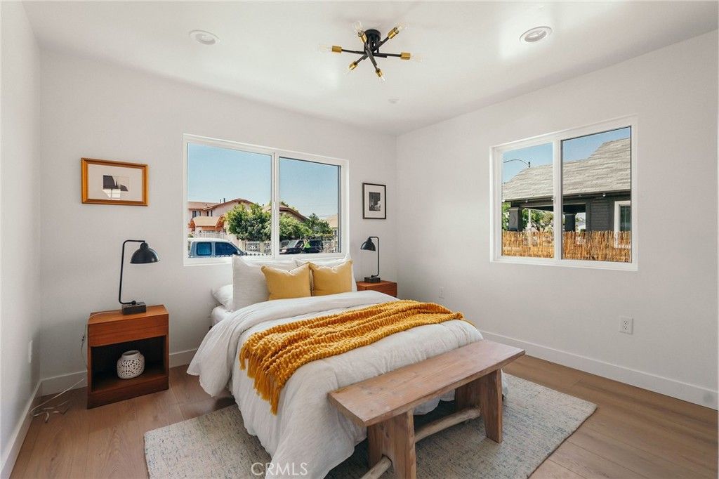 listing image 130727975986201180069