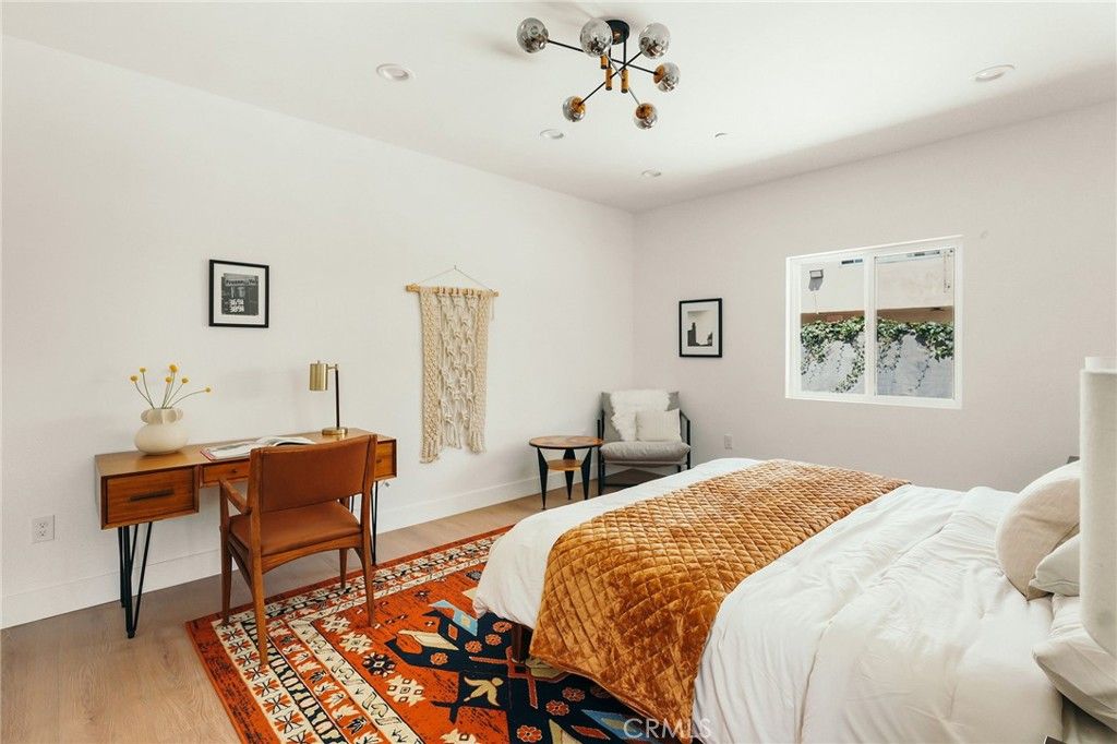listing image 130721978262389717625