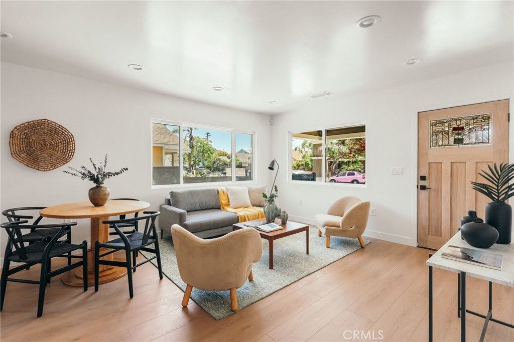 listing image 130724790119956533870