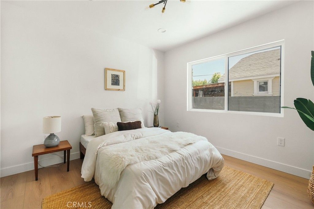 listing image 130720120436203682821