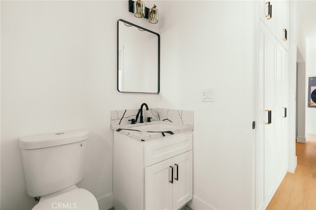 listing image 130721981558576659594