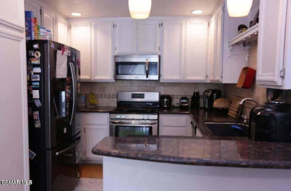 Royal Place-337 - 1003302 - Residential Lease