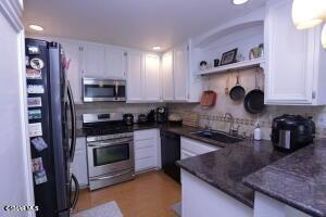 Royal Place-337 - 1003302 - Residential Lease