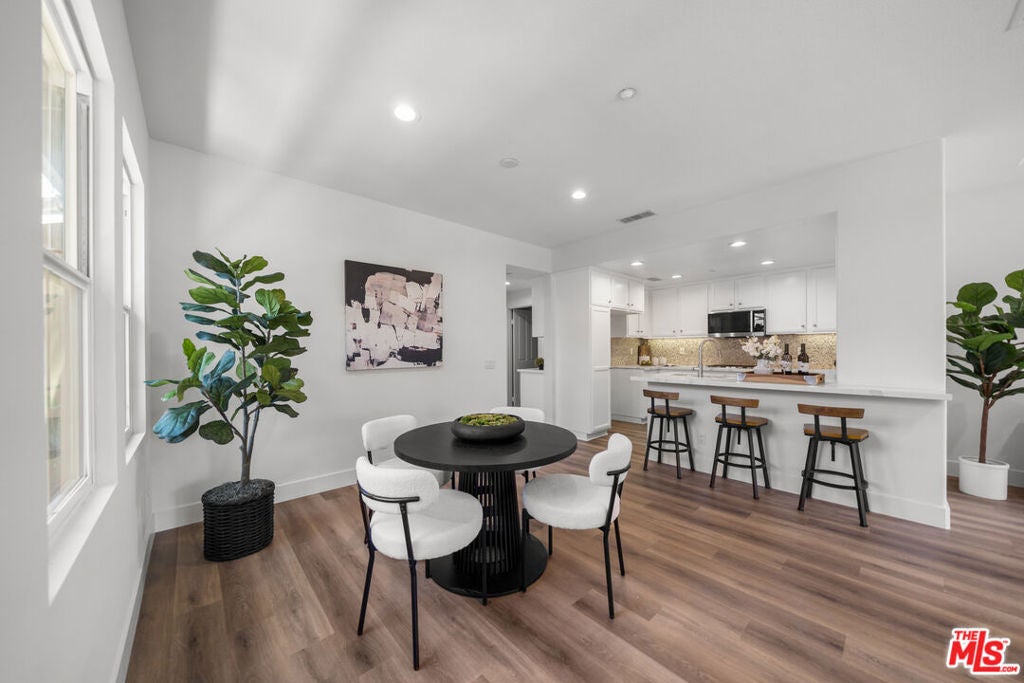 270 Lockford
