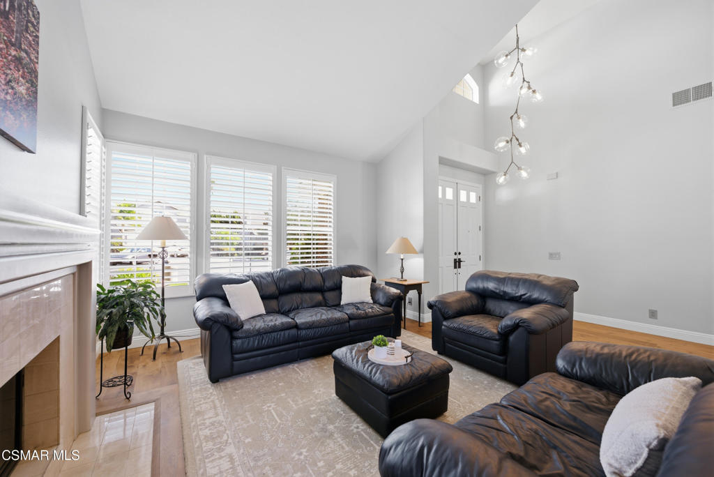 3049 Shadow Hill Circle