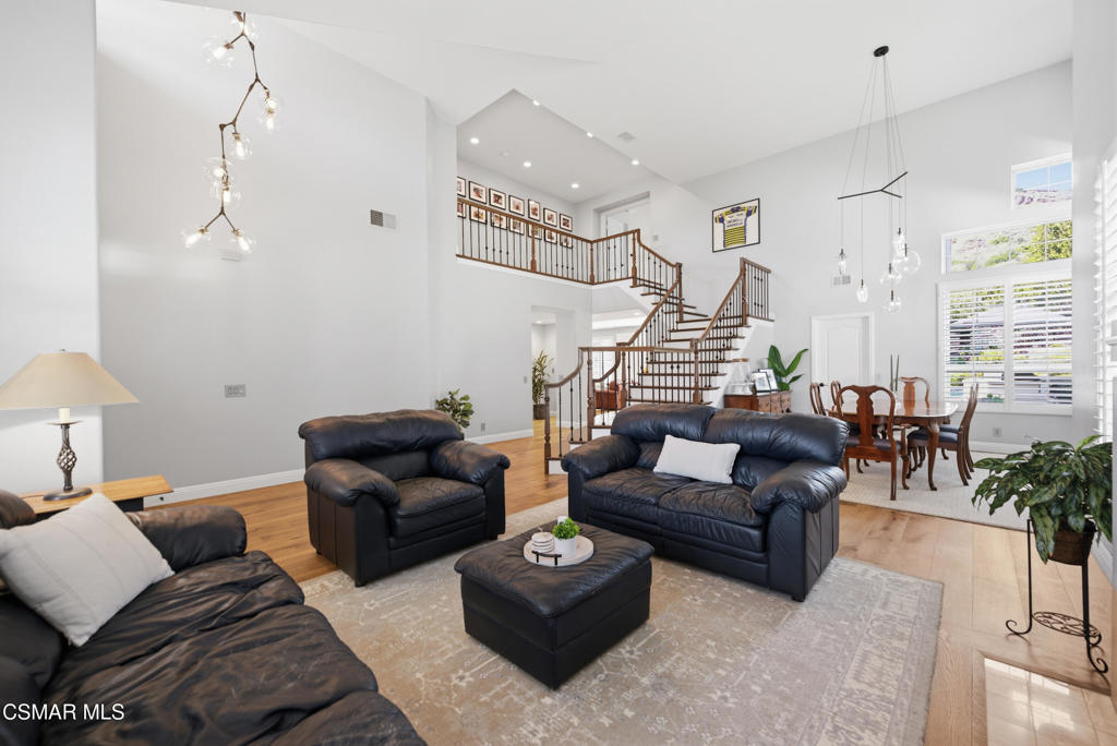 3049 Shadow Hill Circle