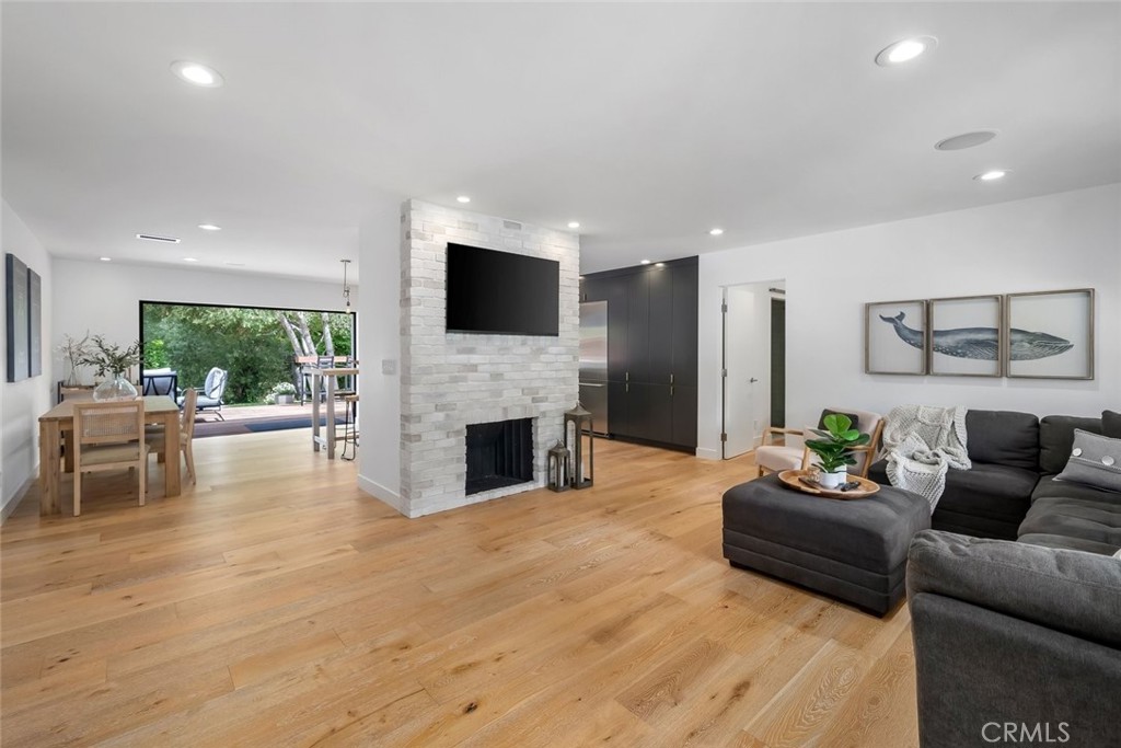 2038 San Luis Dr