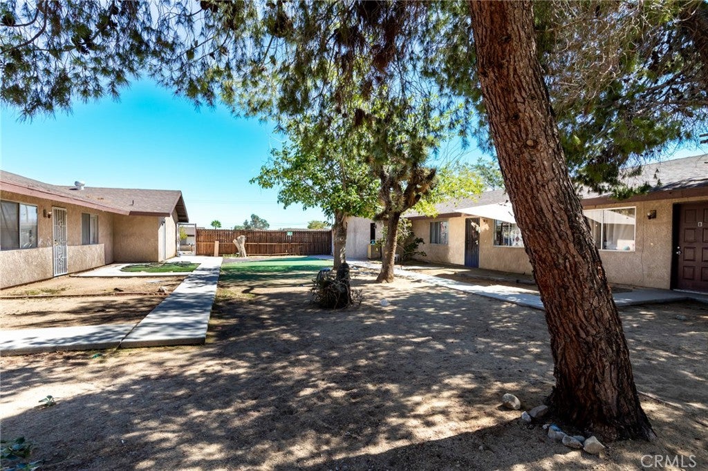 6440 Hermosa