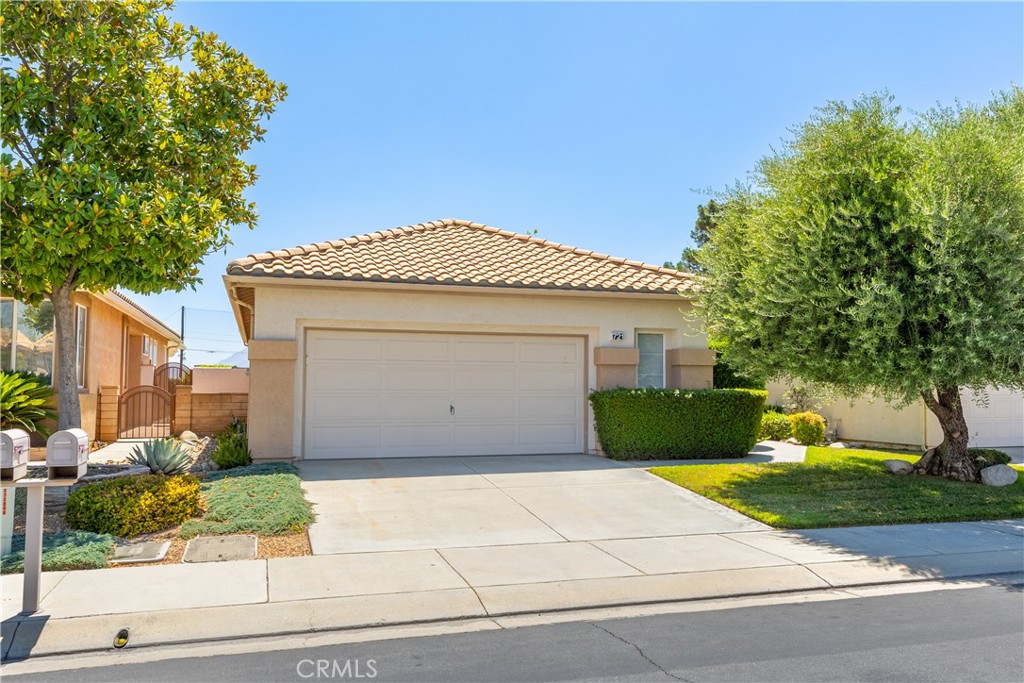Lilac Plan on Executive Golf Course - Senior Community for 55+, no children - two bedroom, 2 bath - two car garage and vehicles must be parked in garage at night.