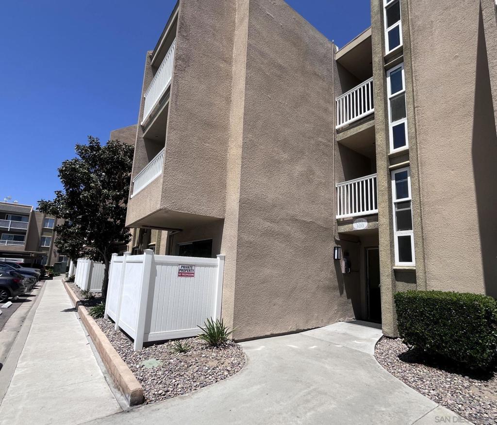 3030 Suncrest Dr. 121