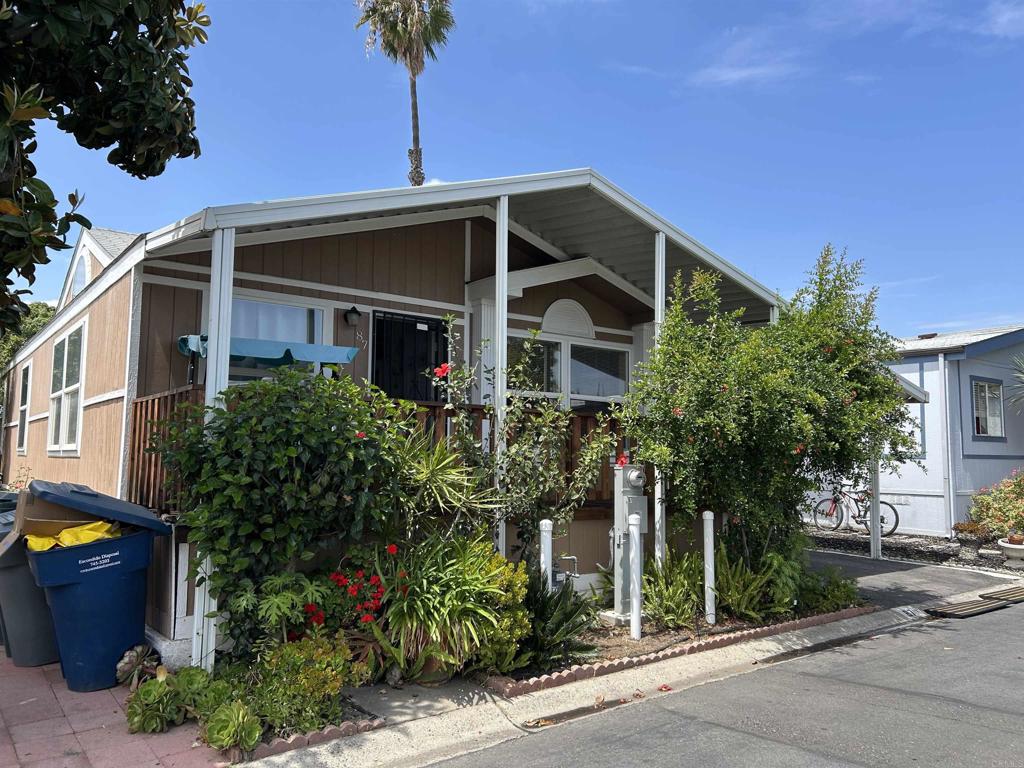 2550 E Valley Pkwy 87