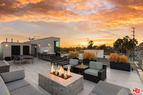 Photo of 1712 Abbot Kinney Boulevard, Los Angeles, CA 90291 (MLS # 26871005)