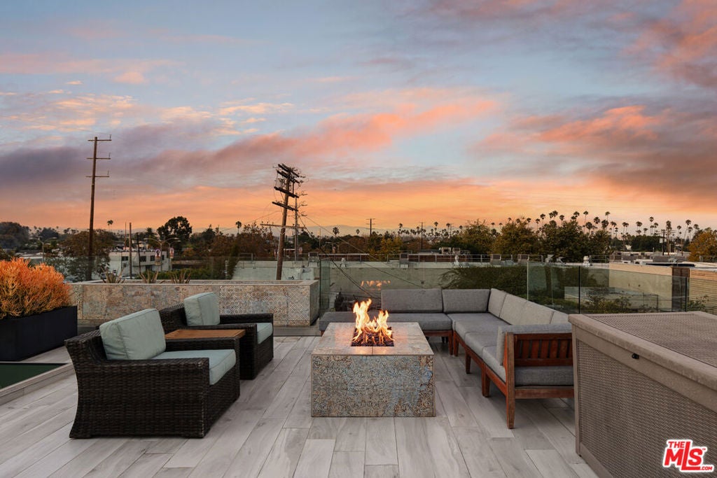 1712 Abbot Kinney Boulevard