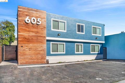 Photo of 605 San Pablo Ave, Albany, CA 94706 (MLS # 41127237)