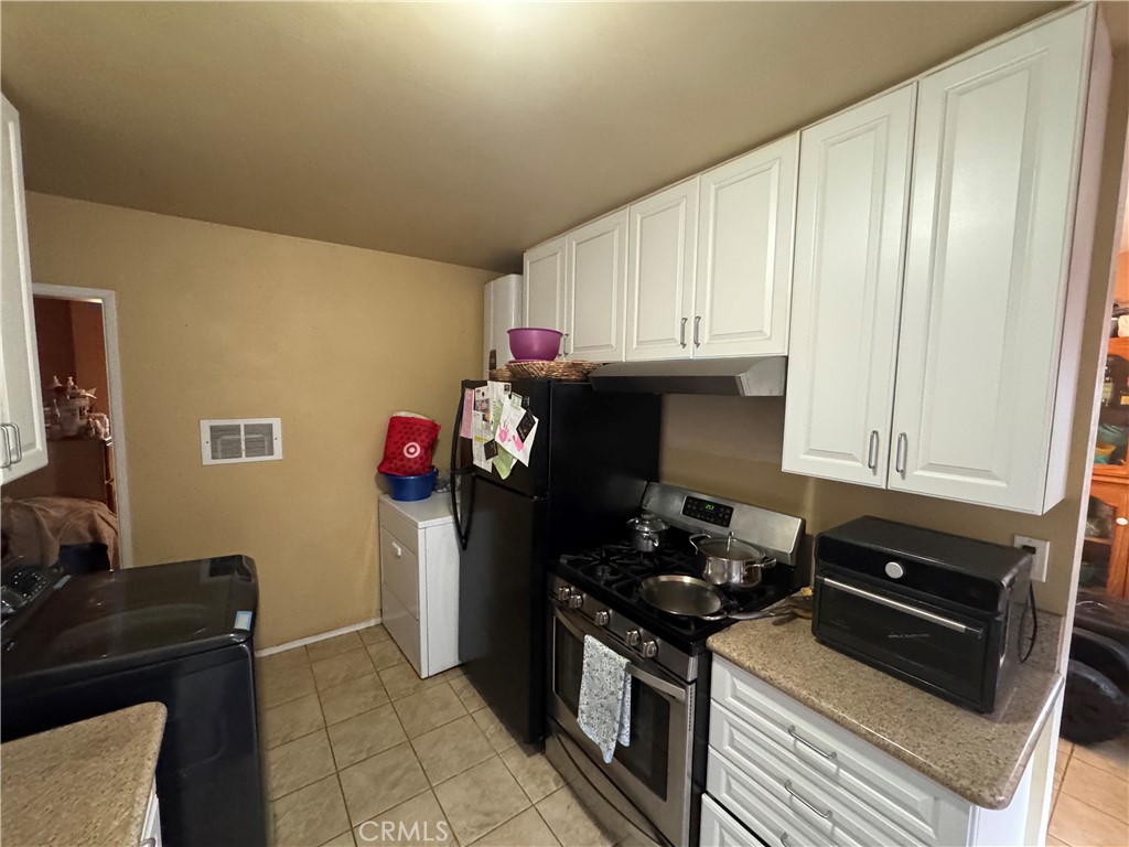 658 Oakford