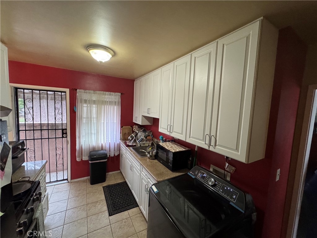 658 Oakford