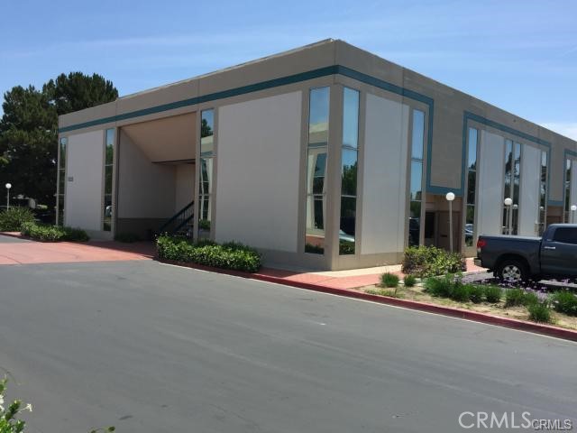 1820 E 208 Garry Avenue E 208