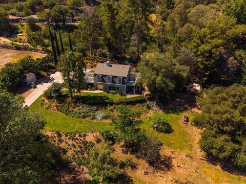 Photo of 28808 Mountain Meadow Rd, Escondido, CA 92026 (MLS # 260007817SD)