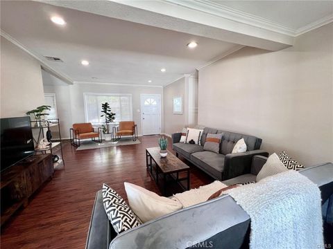 Photo of 6944 Aura Avenue, Reseda, CA 91335 (MLS # SR26020525)