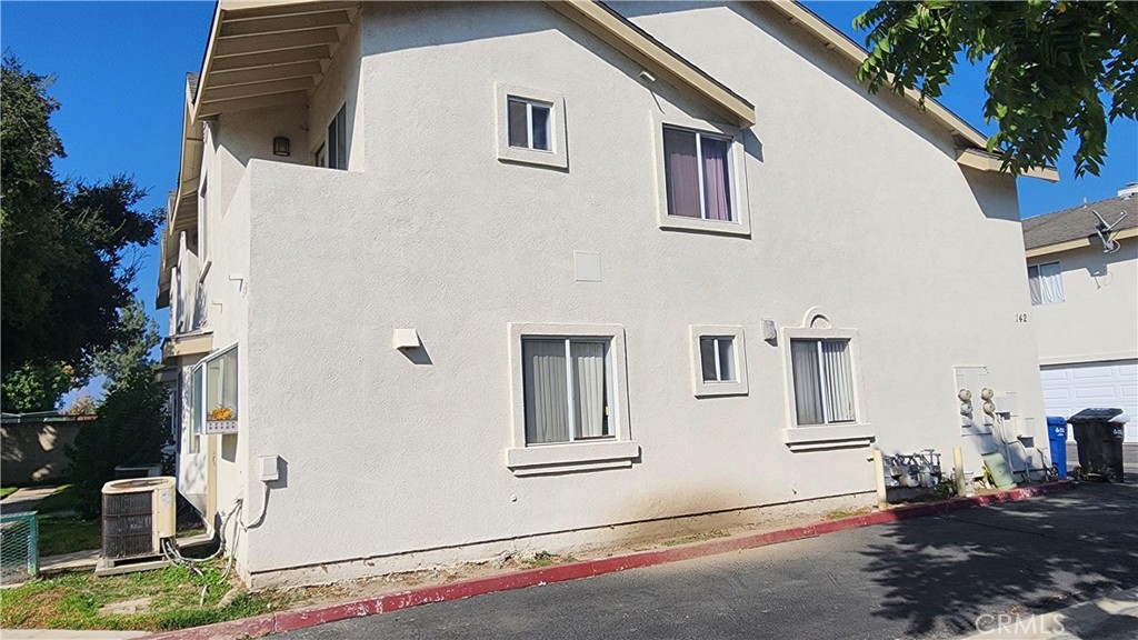 1425 S White S A