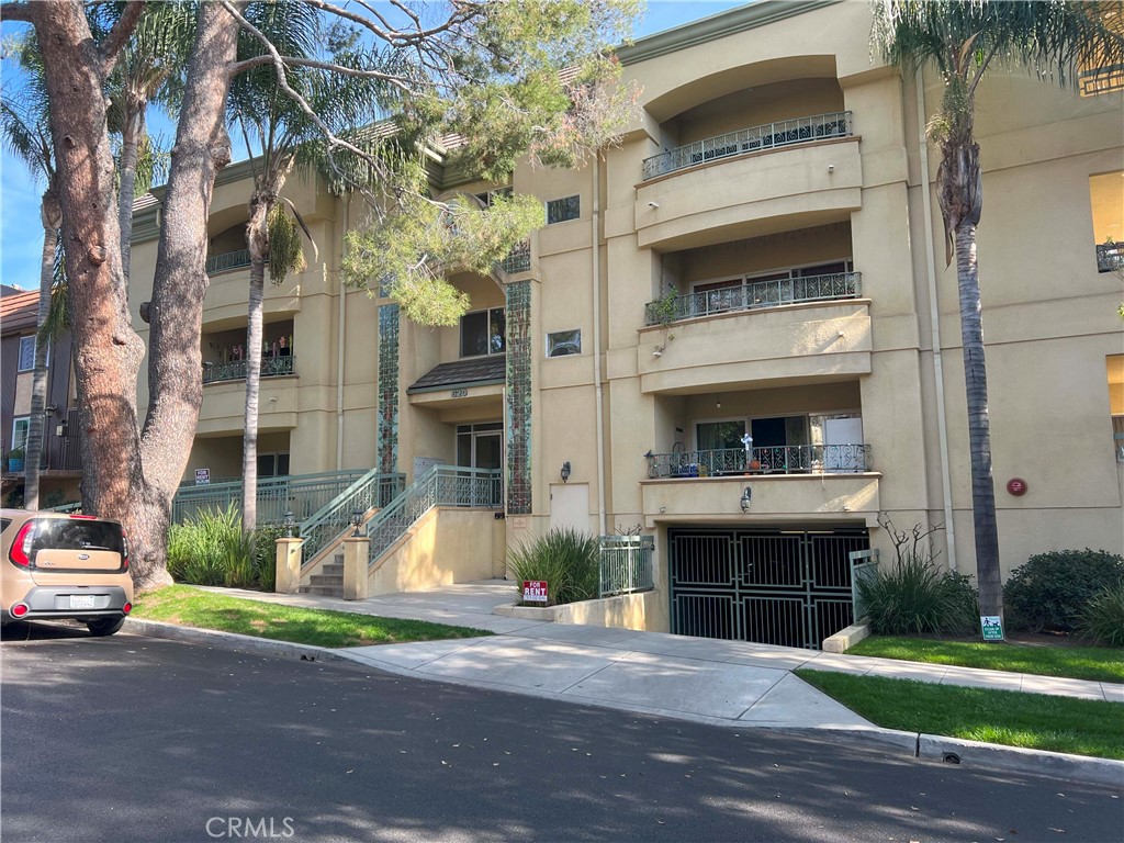 Freshly updated 3-bedroom, 2-bathroom front unit condominium featuring two spacious balconies with 9-foot ceilings. This residence boasts an additional versatile space suitable for a game room, office, or storage, and a cozy fireplace in the living room. Enjoy the convenience of new bathrooms and a kitchen, complete with a washer and dryer hookup within the unit. Ideally situated in a prime location north of Glenoaks and south of Kenneth Rd. Revel in the modern ambiance created by new laminate floors, contemporary tiles, and sleek countertops. This condo offers a perfect blend of style and functionality.