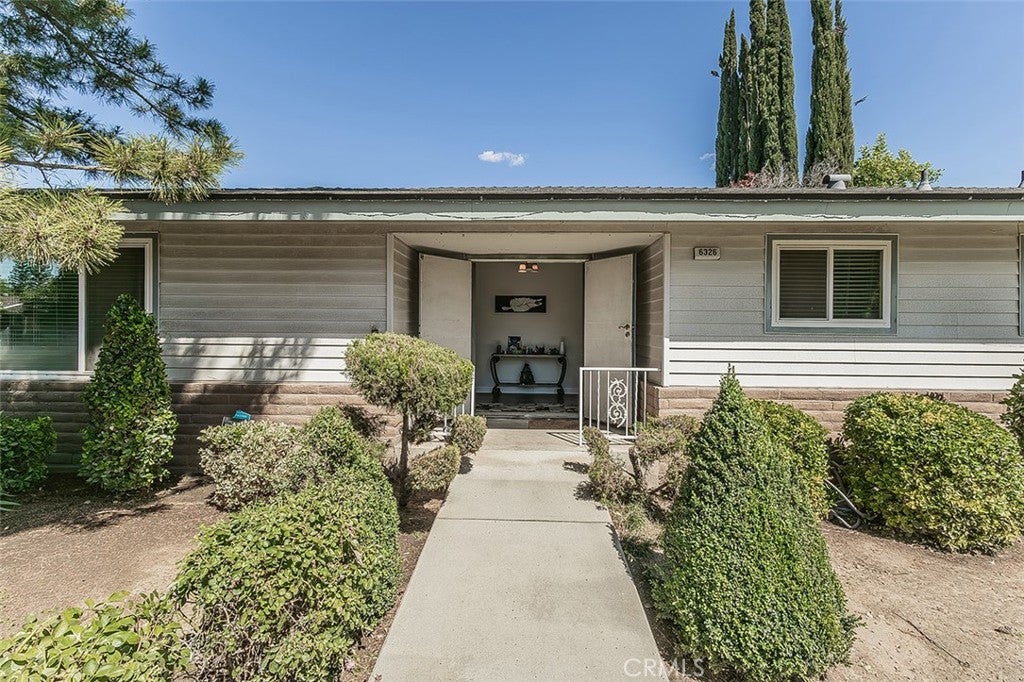 6326 N Bergeron