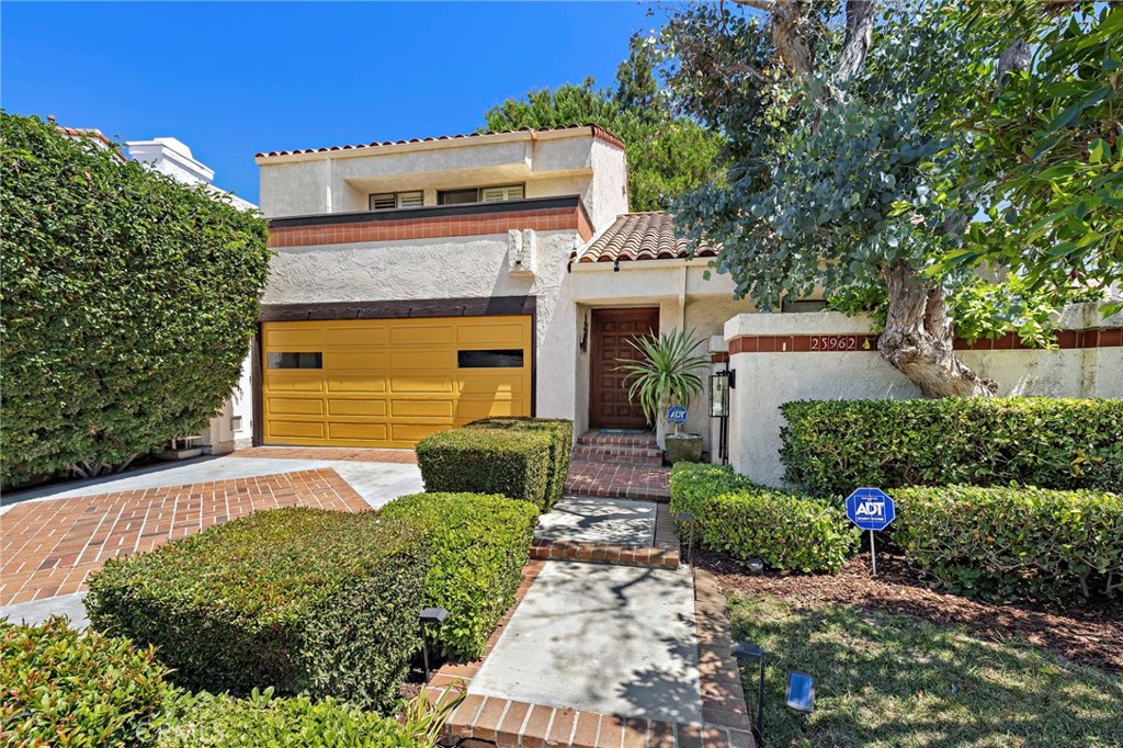 25962 Ernestine Court