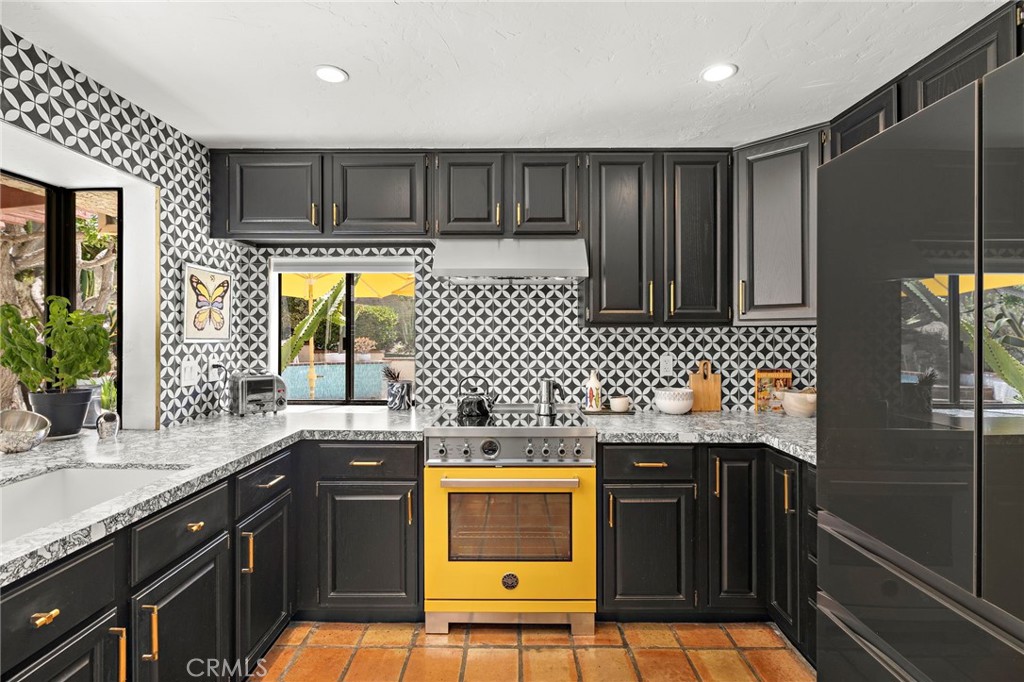 25962 Ernestine Court