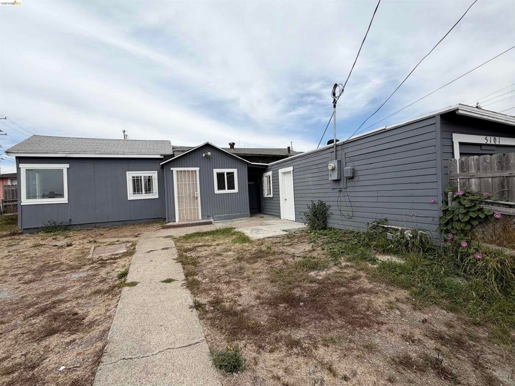 5101 Columbia Ave.