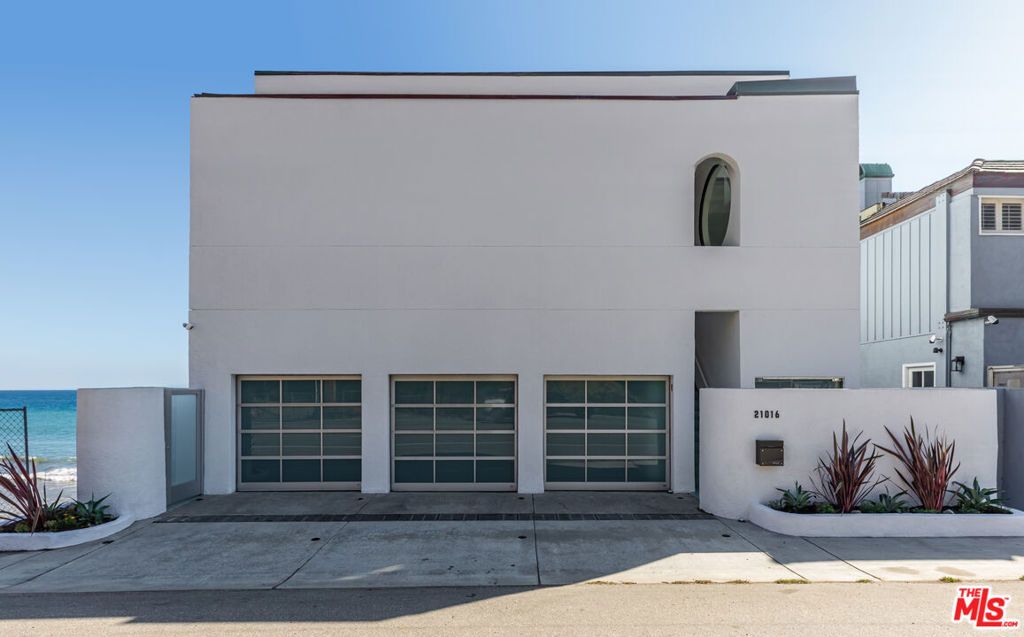 Photo of 21016 Pacific Coast Highway, Malibu, CA 90265 (MLS # 25604369)