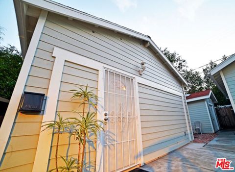 Photo of 109 S LAUREL Avenue #Cottage, Los Angeles, CA 90048 (MLS # 26667761)