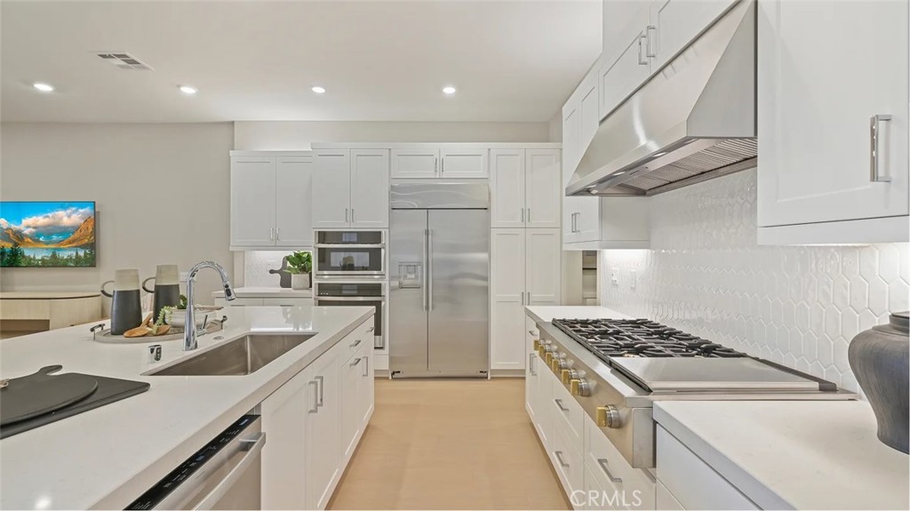 Ridgeview at Metro Heights - Residential