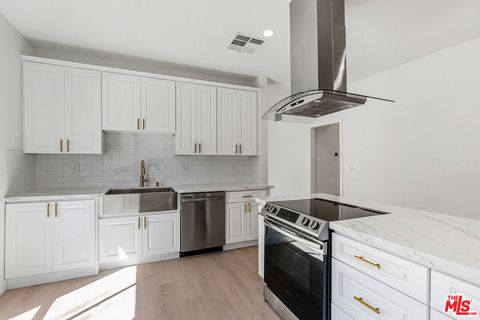 Photo of 9191 Charleville Boulevard #101, Beverly Hills, CA 90212 (MLS # 25608603) Photo of 9191 Charleville Boulevard #101, Beverly Hills, CA 90212 (MLS # 25608603)