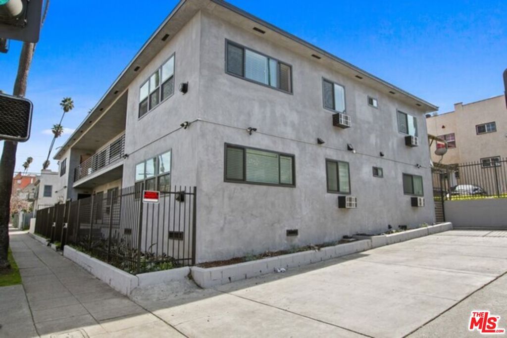3148 James M Wood Boulevard