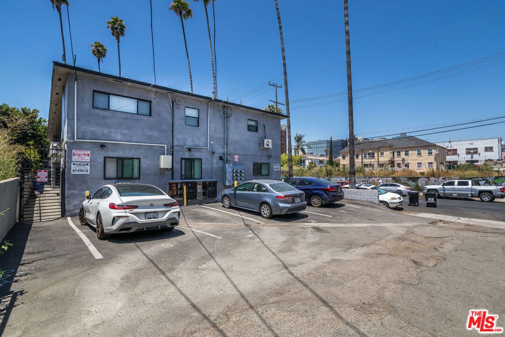 3148 James M Wood Boulevard