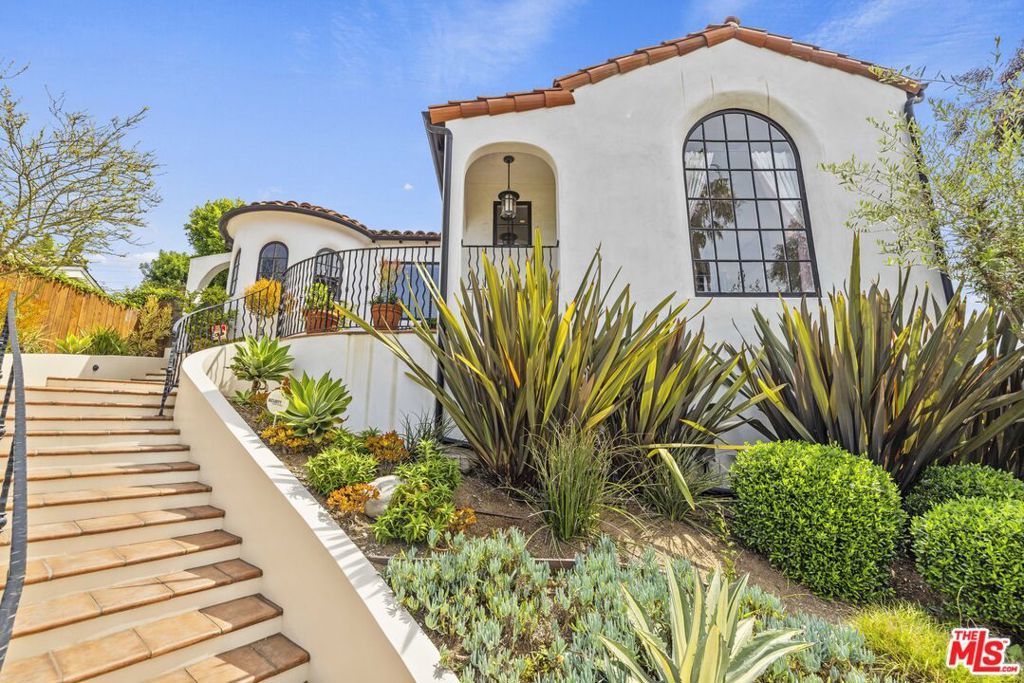 Photo of 1934 Fairburn Avenue, Los Angeles, CA 90025 (MLS # 26711125)