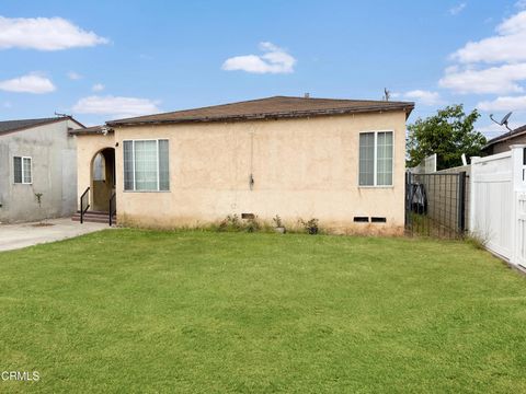 Photo of 945 S E Street, Oxnard, CA 93030 (MLS # V1-36689)