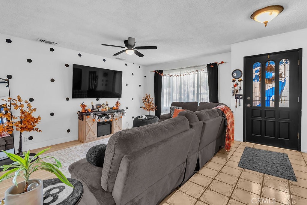 18465 Mountain Meadows