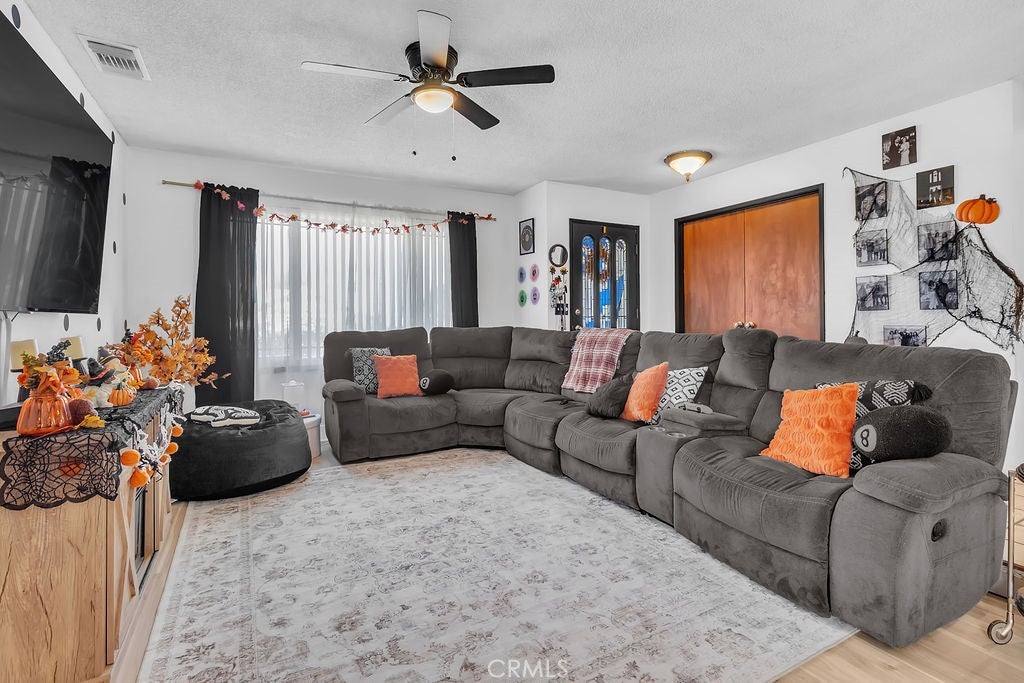 18465 Mountain Meadows