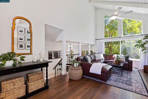 Photo of 1513 Siskiyou Dr, Walnut Creek, CA 94598 (MLS # 41116447)