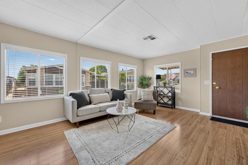 144 Holm Road 14